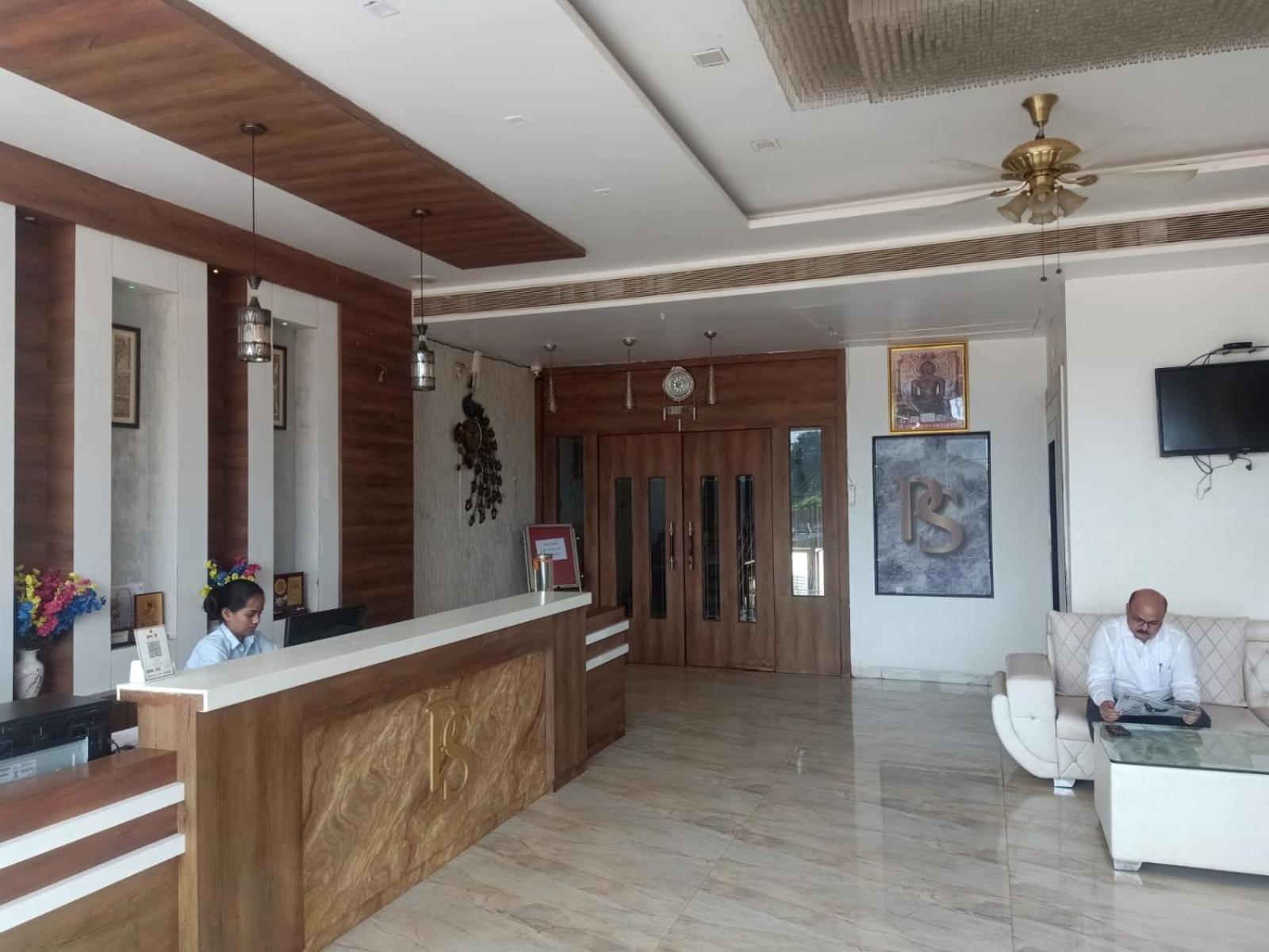 Ps Residency Hotel Shivpuri  Bagian luar foto