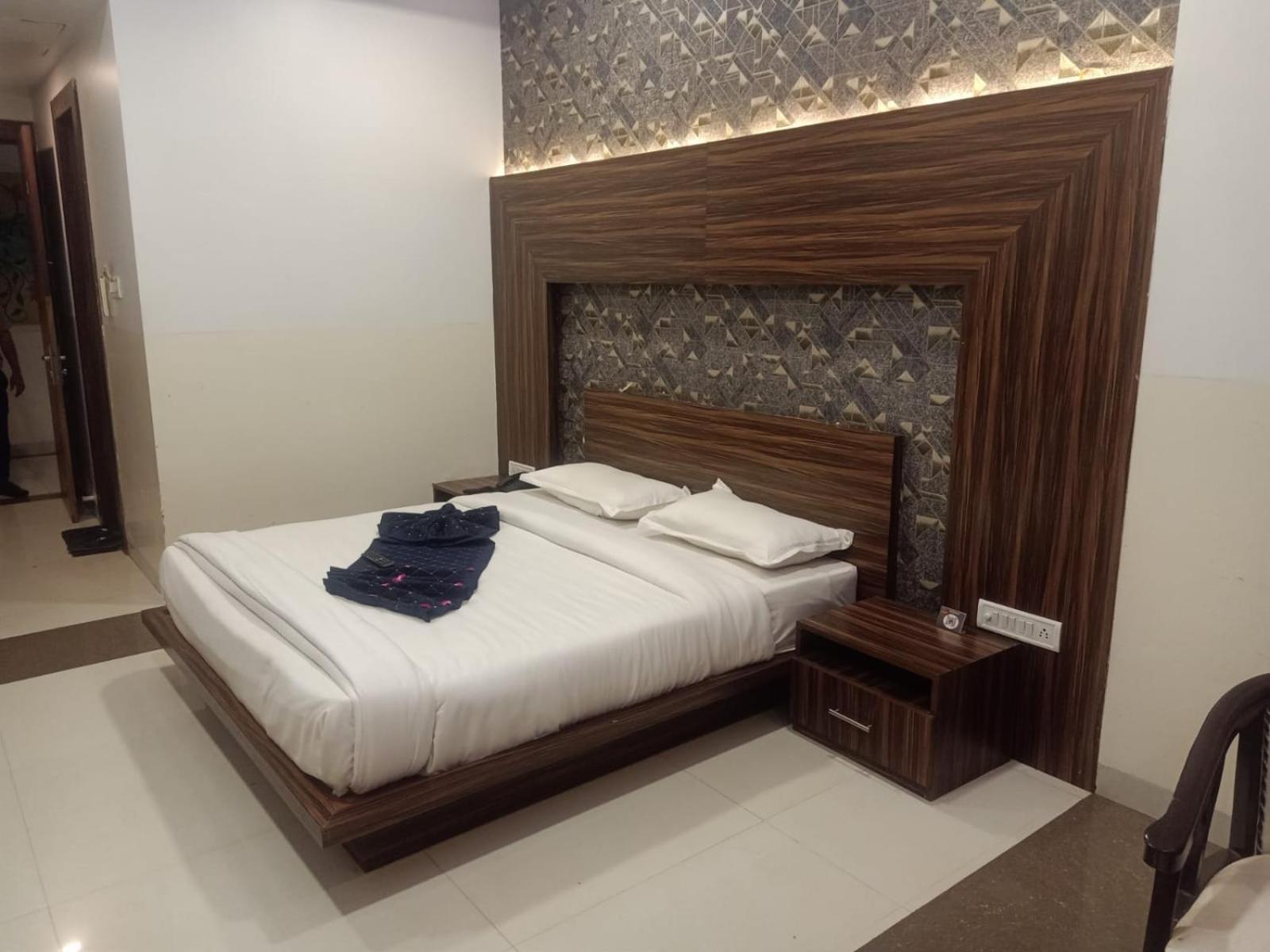Ps Residency Hotel Shivpuri  Bagian luar foto